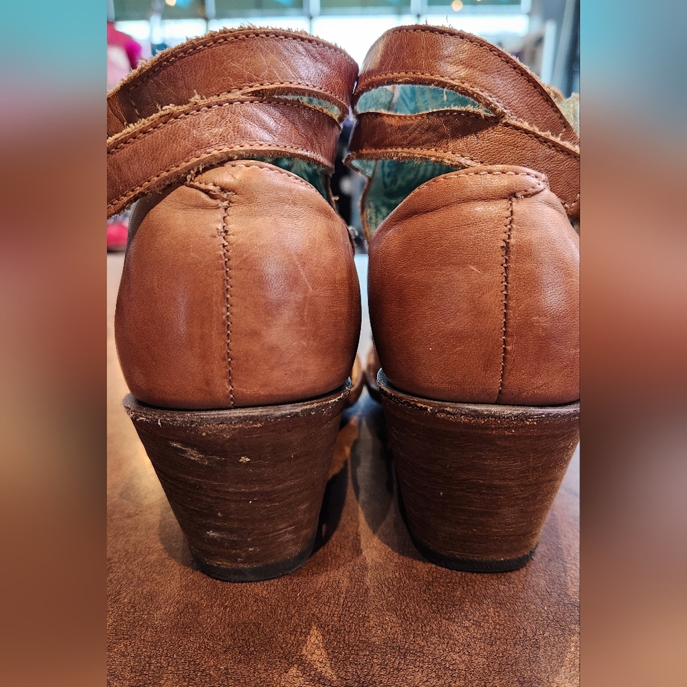 Corral Light Brown Leather Shoes - Picture 7 of 12